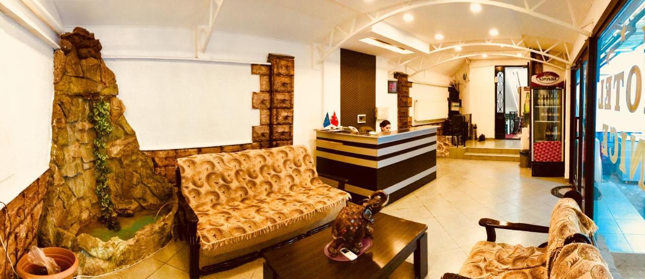 Hotel Nice Tbiliszi Kültér fotó